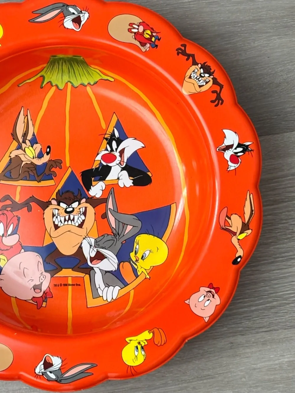 VINTAGE Warner Bros Looney Tunes Halloween Candy Bowl Dish BUGS TAZ TWEETY 1996